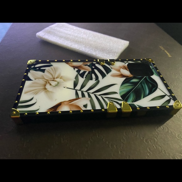 iPhone 11 Pro Max - Picture 6 of 10